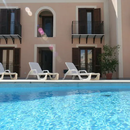 Moresco Hotel 3*